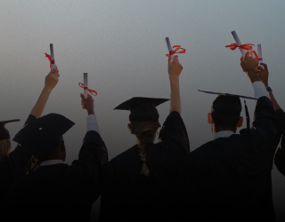 Which Online BBA Programs Offer International Exposure or Dual Degrees?