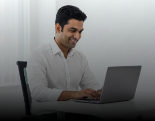 What are the benefits of online learning compared to traditional learning?