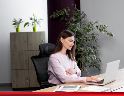What Makes an Online MBA in Digital Marketing Industry-Relevant Today?