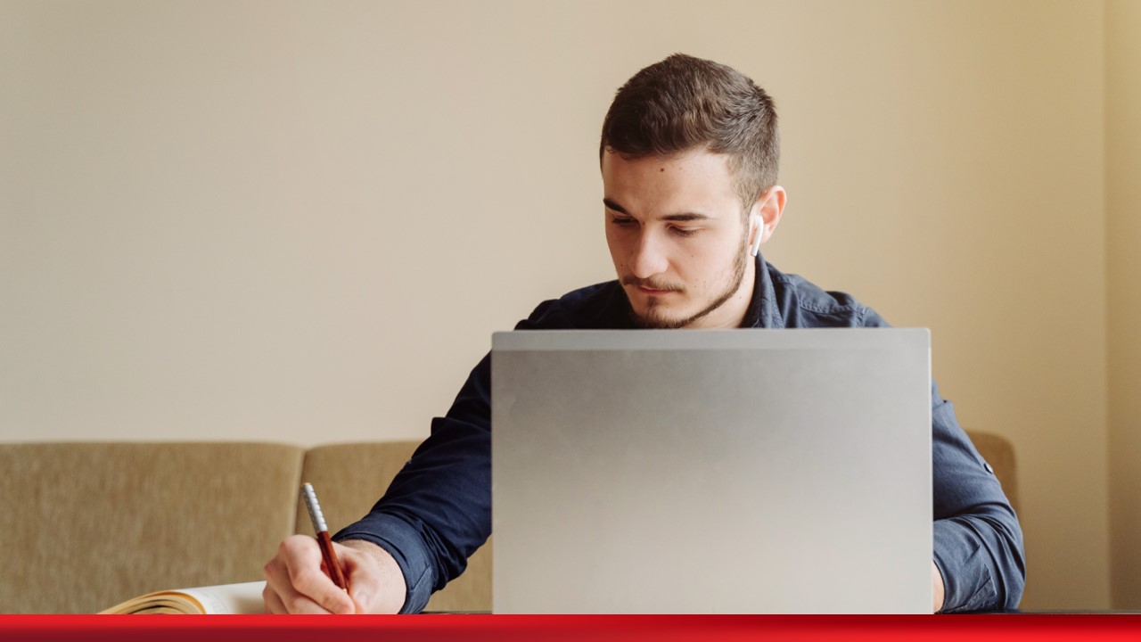 Single vs Dual Specialisation in Online BBA: Which Is Better for Your Career?